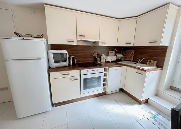 A 2 Pas De La Plage, Parking Prive Et Gratuit