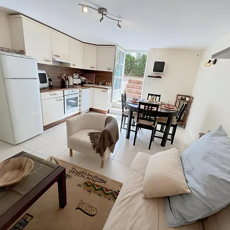 A 2 Pas De La Plage, Parking Prive Et Gratuit *