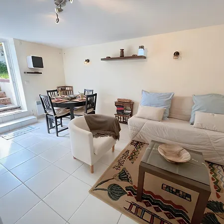 A 2 Pas De La Plage, Parking Prive Et Gratuit Апартаменты *