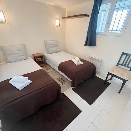 A 2 Pas De La Plage, Parking Prive Et Gratuit *